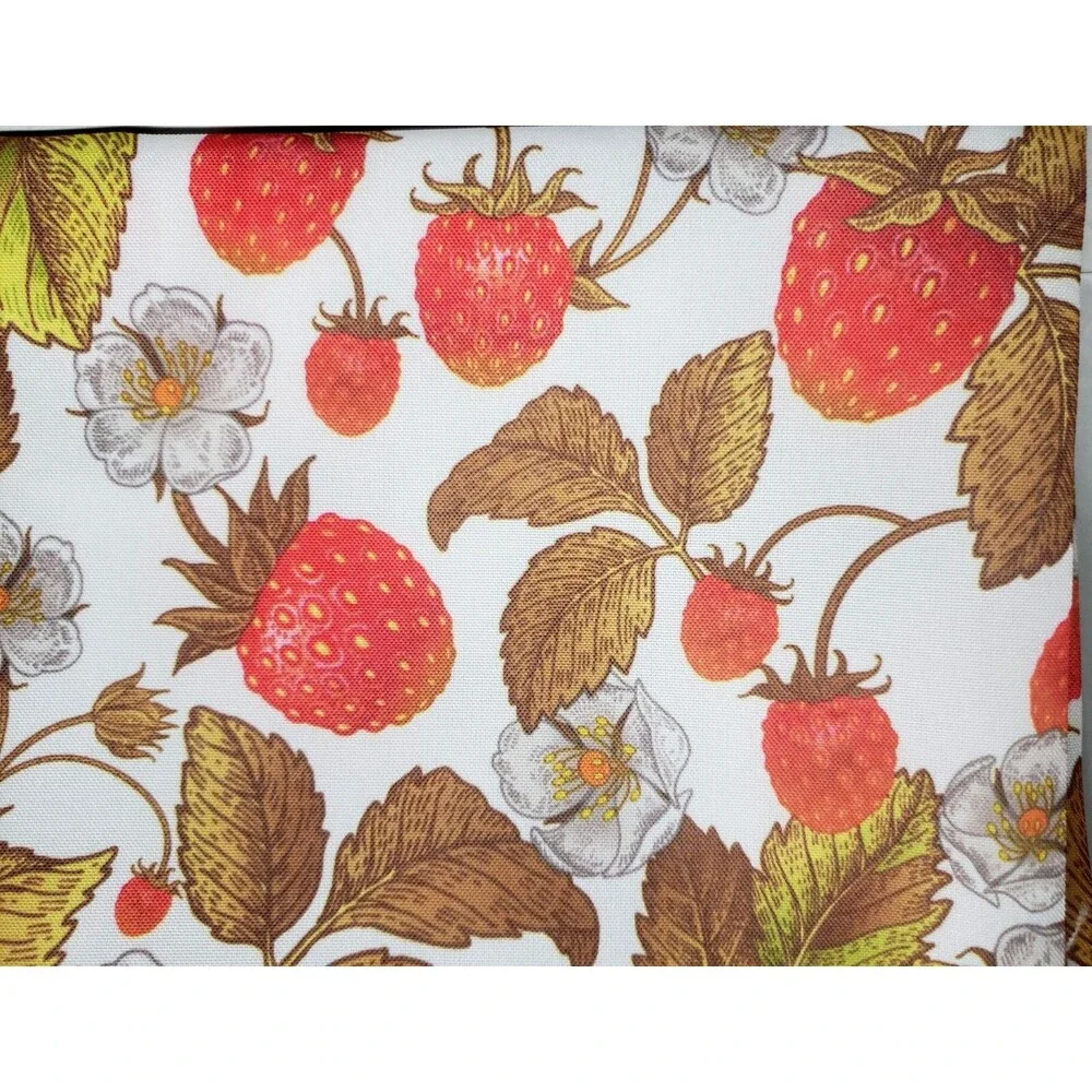 1 Printed Fabric Tablecloth, 70